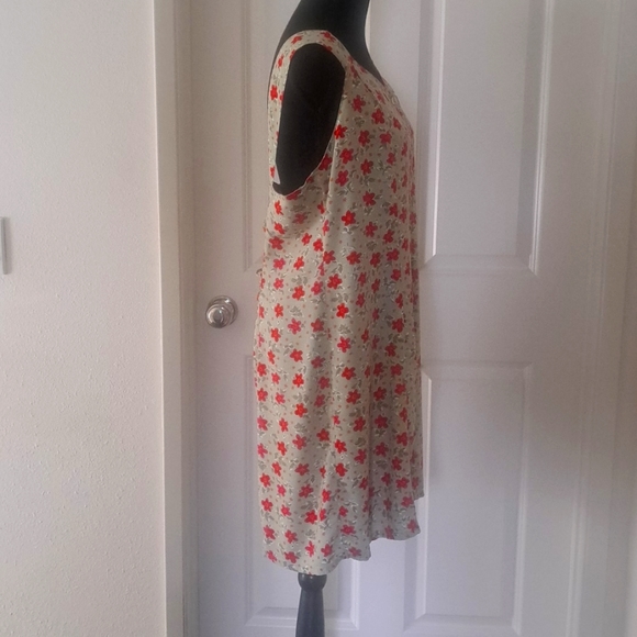 Fun Romper Size Large in 100% Rayon. - Picture 4 of 5